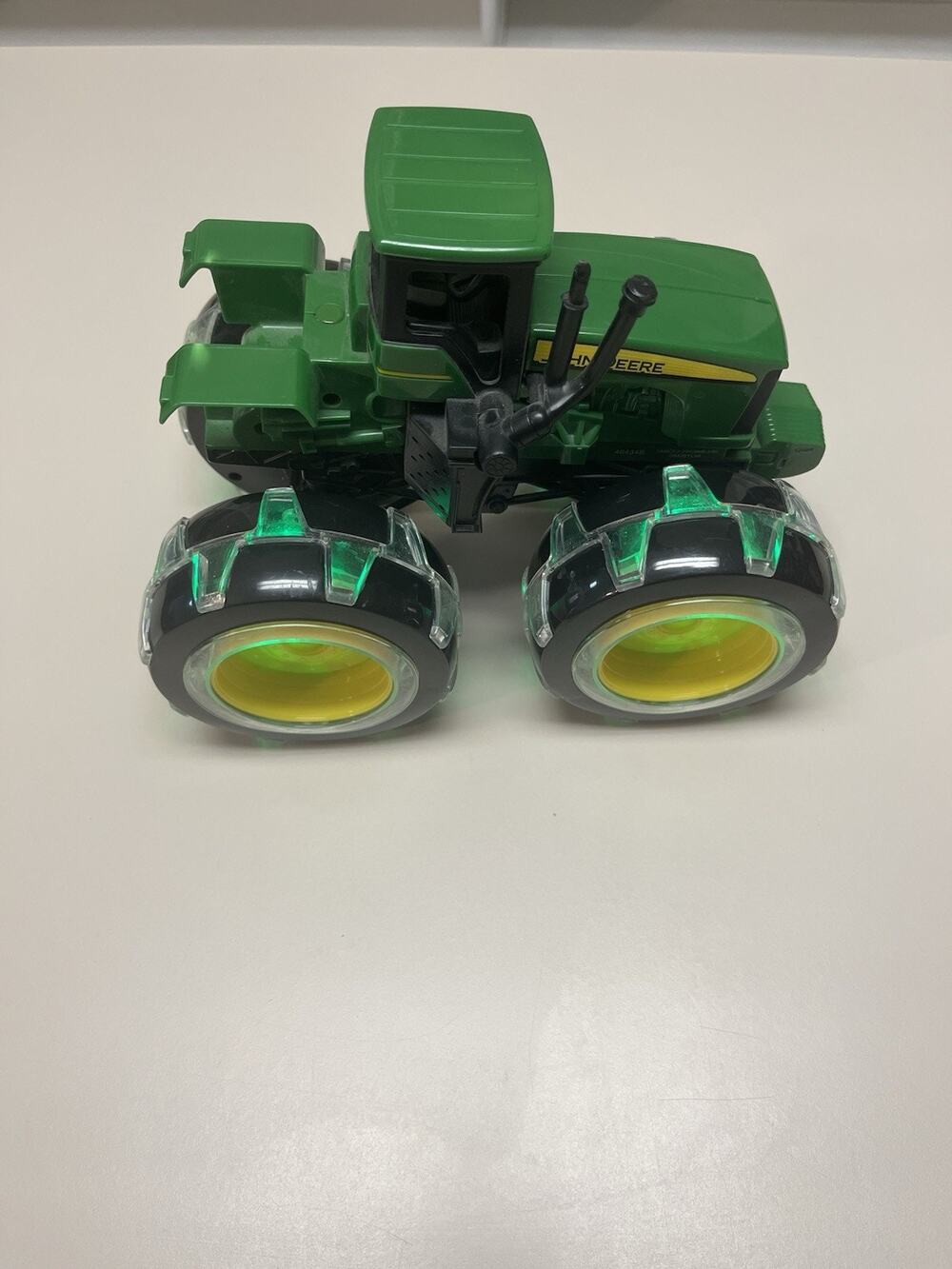 Ertl John Deere Light up Wheels Monster Treads Tractor 9" Works Some Wear
